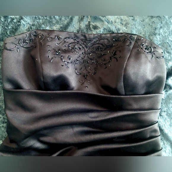 Vintage David’s Bridal Full-Length Gothic Gown - Picture 3 of 5